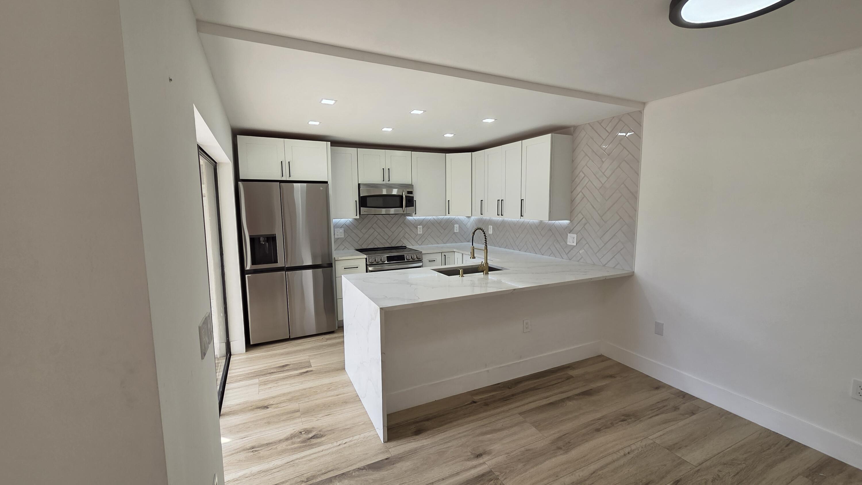 HERITAGE VILLAGE OF P B LAKES - Residential Lease