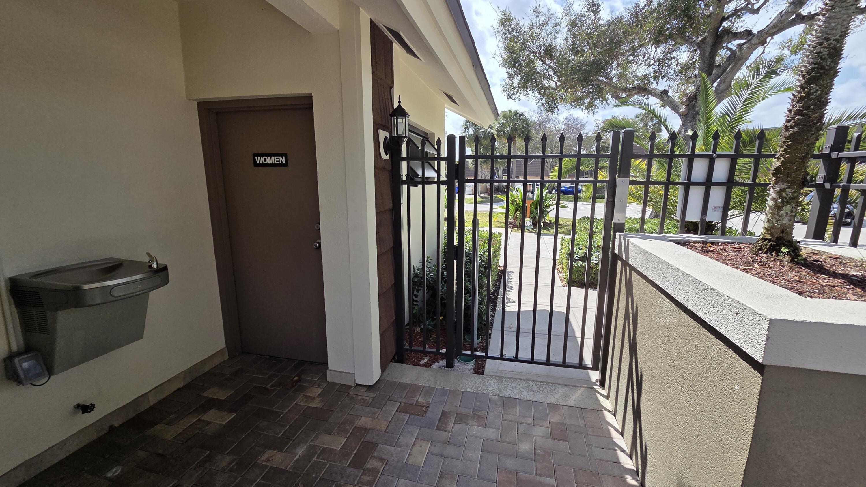 HERITAGE VILLAGE OF P B LAKES - Residential Lease