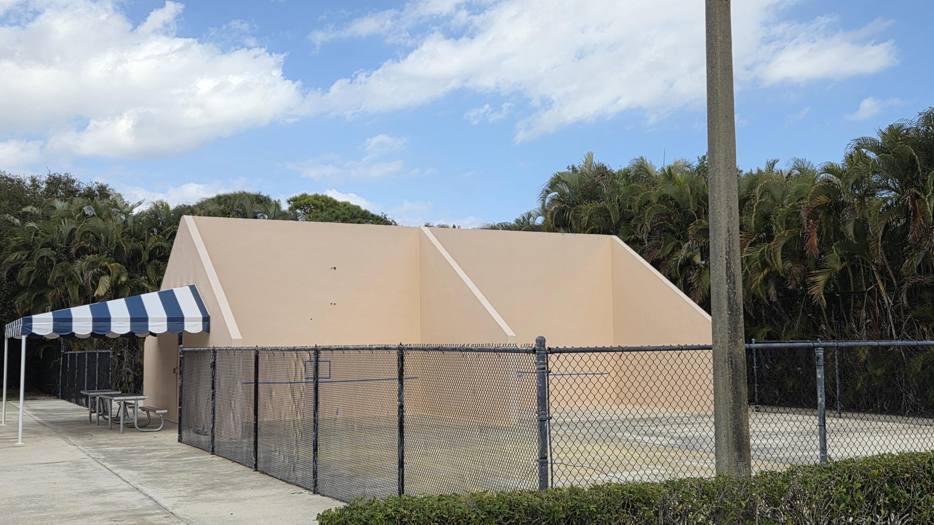 HERITAGE VILLAGE OF P B LAKES - Residential Lease