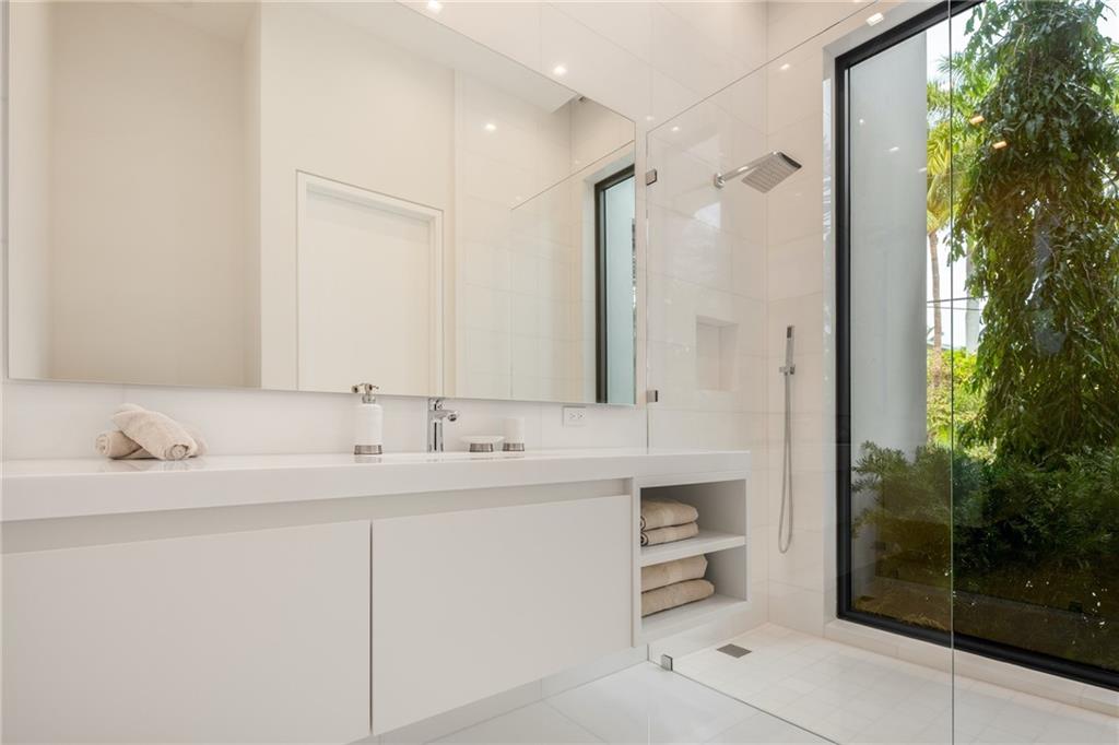 Laguna Isle 40-1 B - Residential