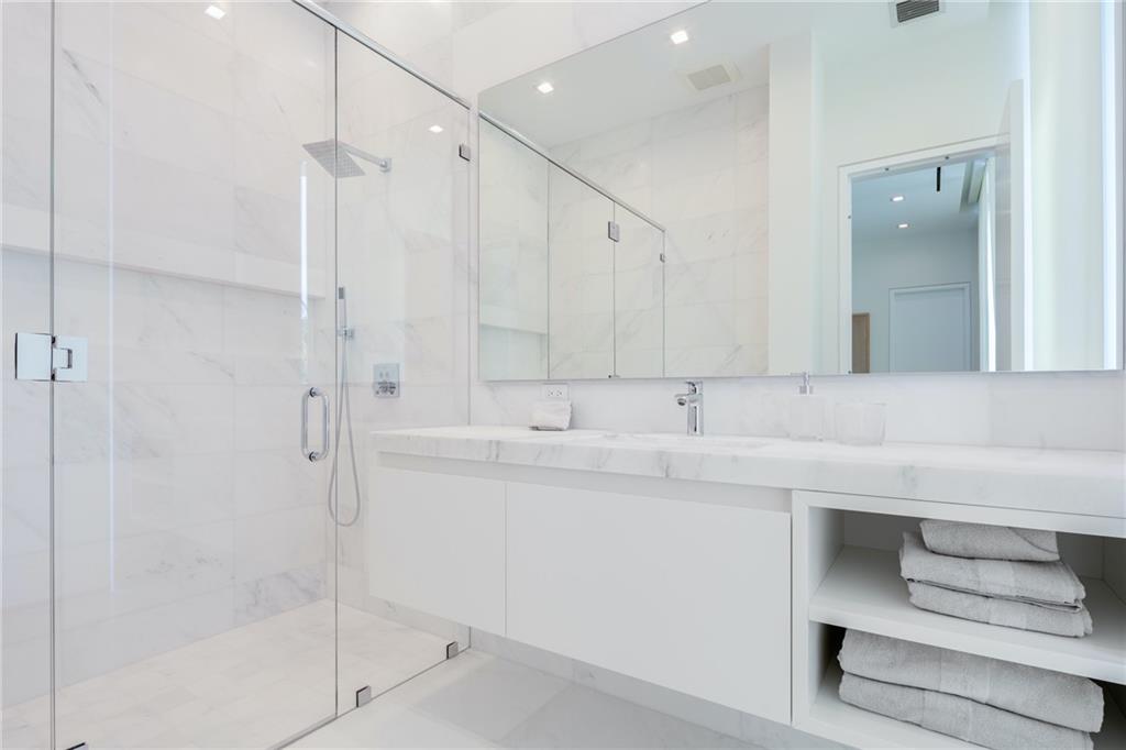 Laguna Isle 40-1 B - Residential