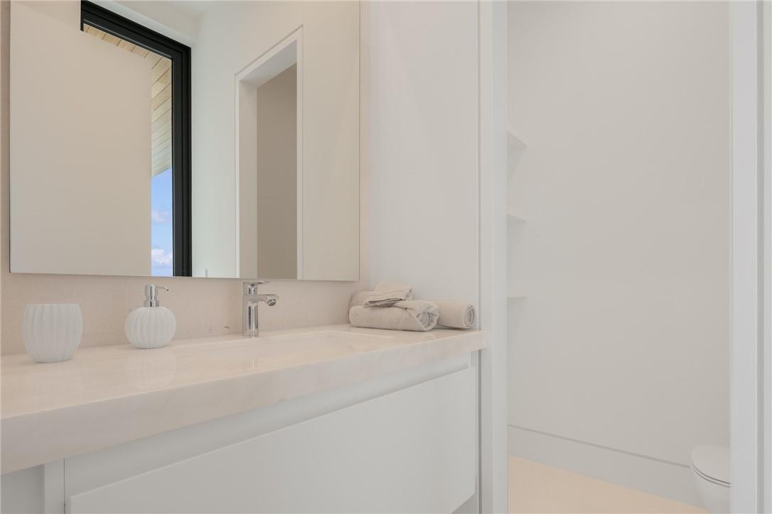 Laguna Isle 40-1 B - Residential