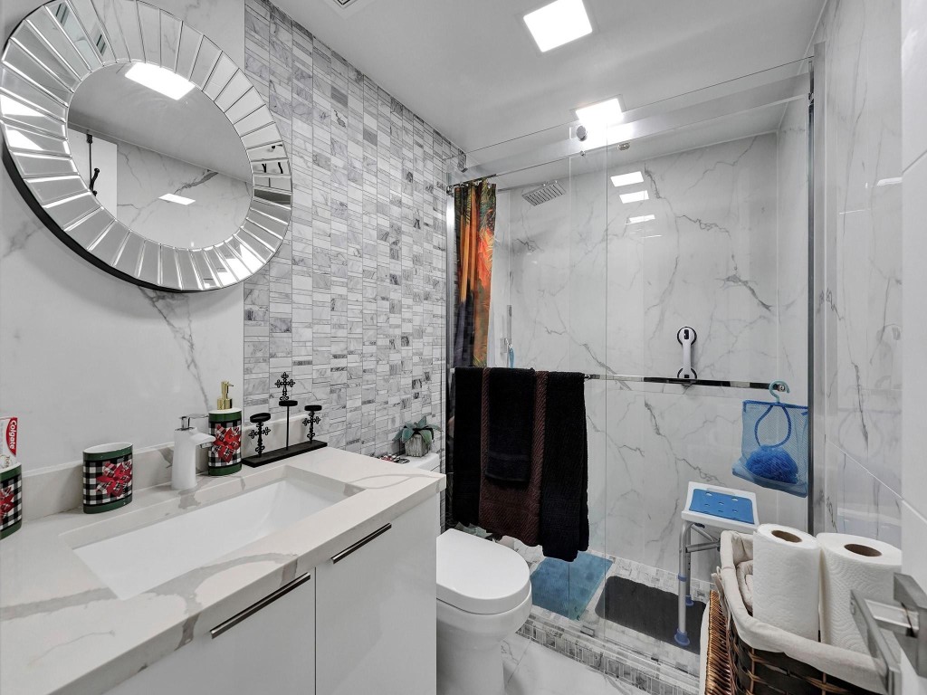PALM-AIRE COUNTRY CLUB - Residential