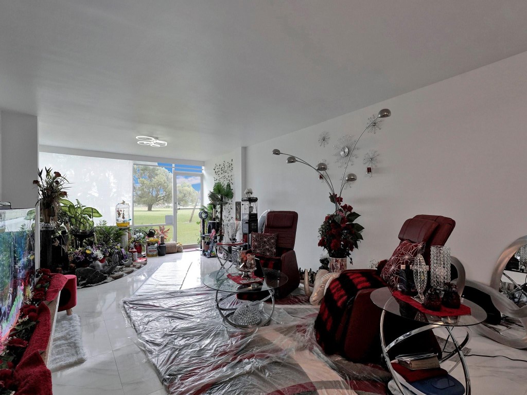 PALM-AIRE COUNTRY CLUB - Residential