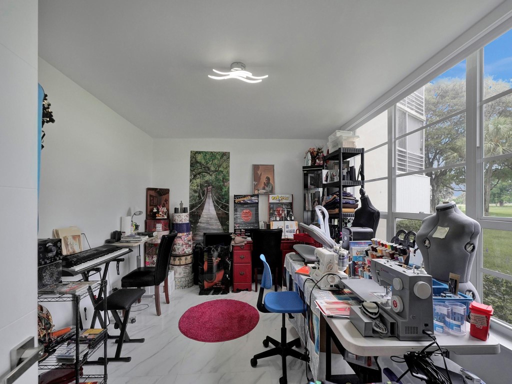 PALM-AIRE COUNTRY CLUB - Residential