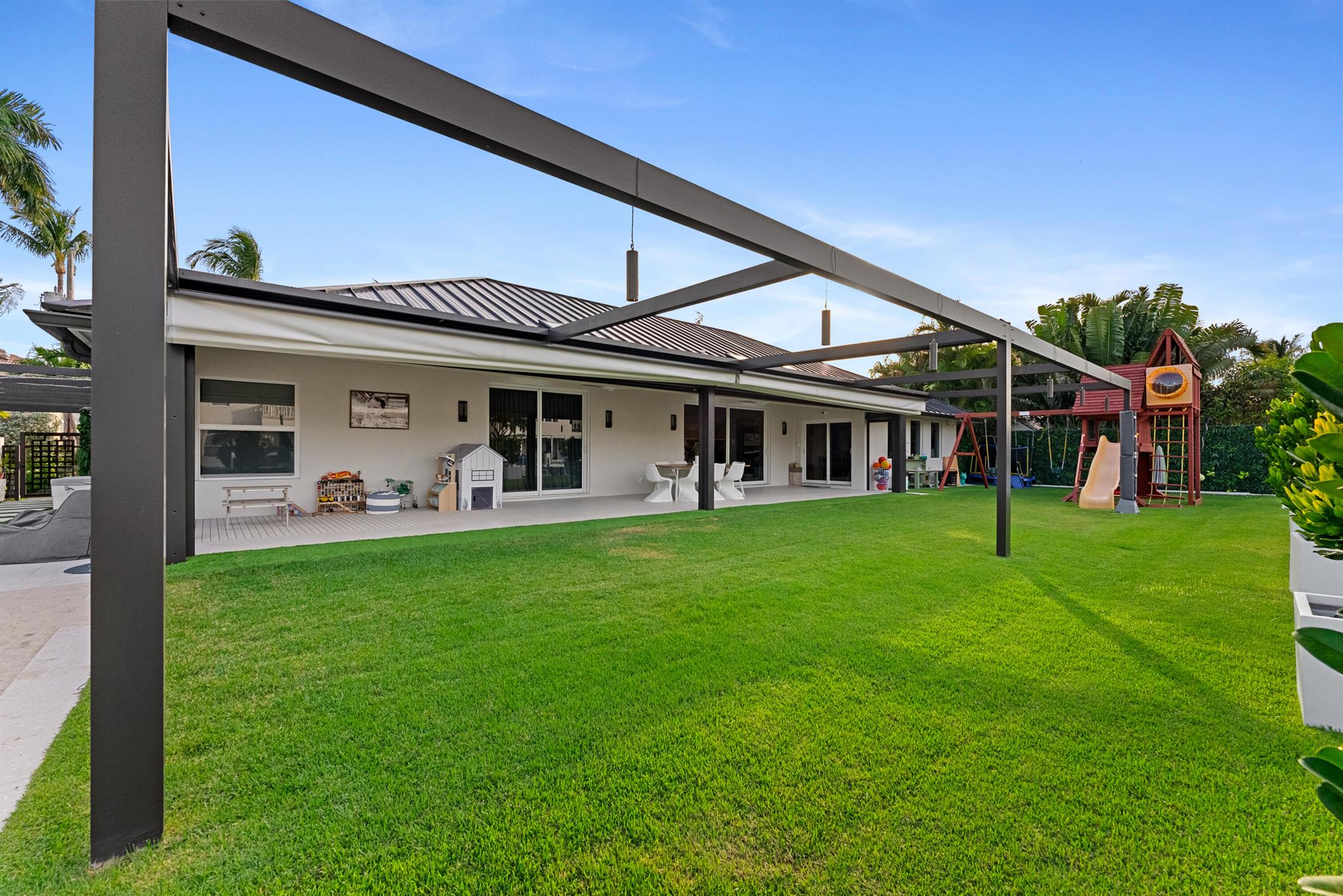 TROPIC ISLE 3RD SEC - Residential