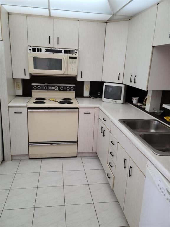 Photo of 4302 Martinique Circle Cir #K4, Coconut Creek, FL 33066 (MLS # R10765516)