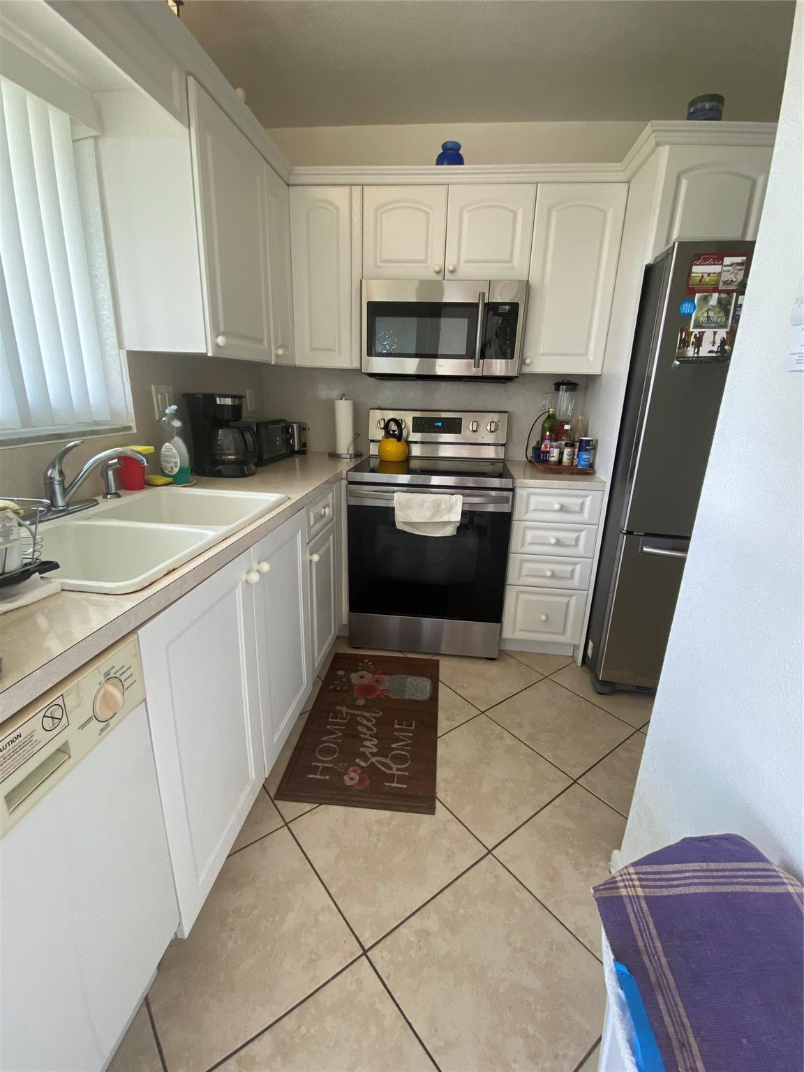 2100 NE 38th St 216
