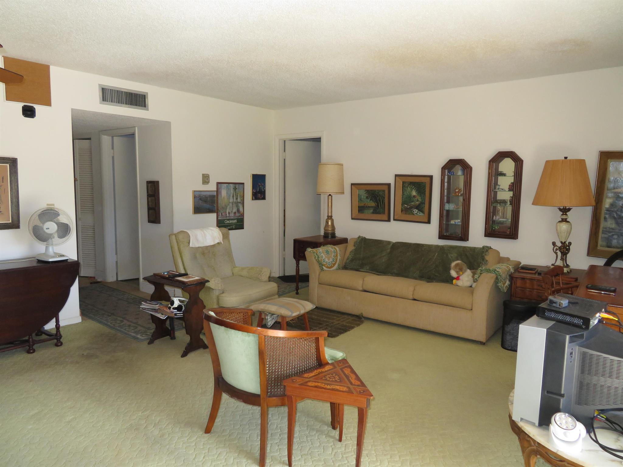 LAKESIDE VILLAGE CONDO 6 - Residential