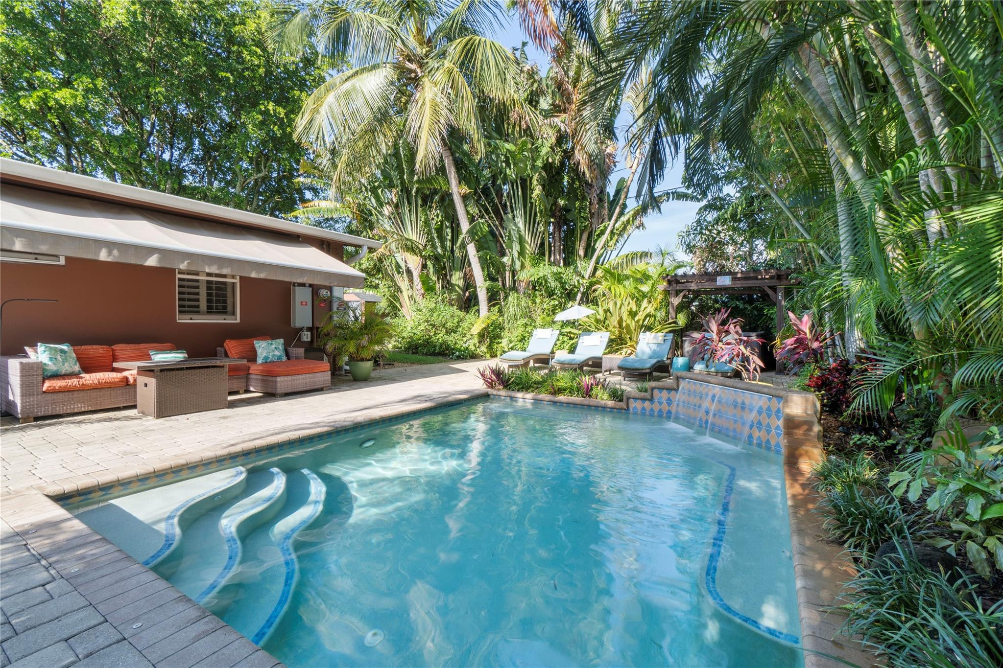 601 NW 22ND Court