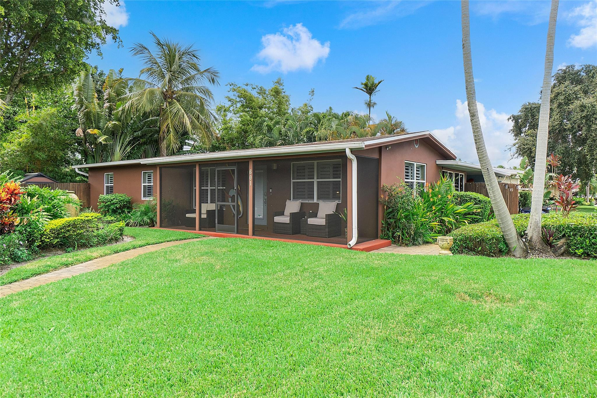 601 NW 22ND Court