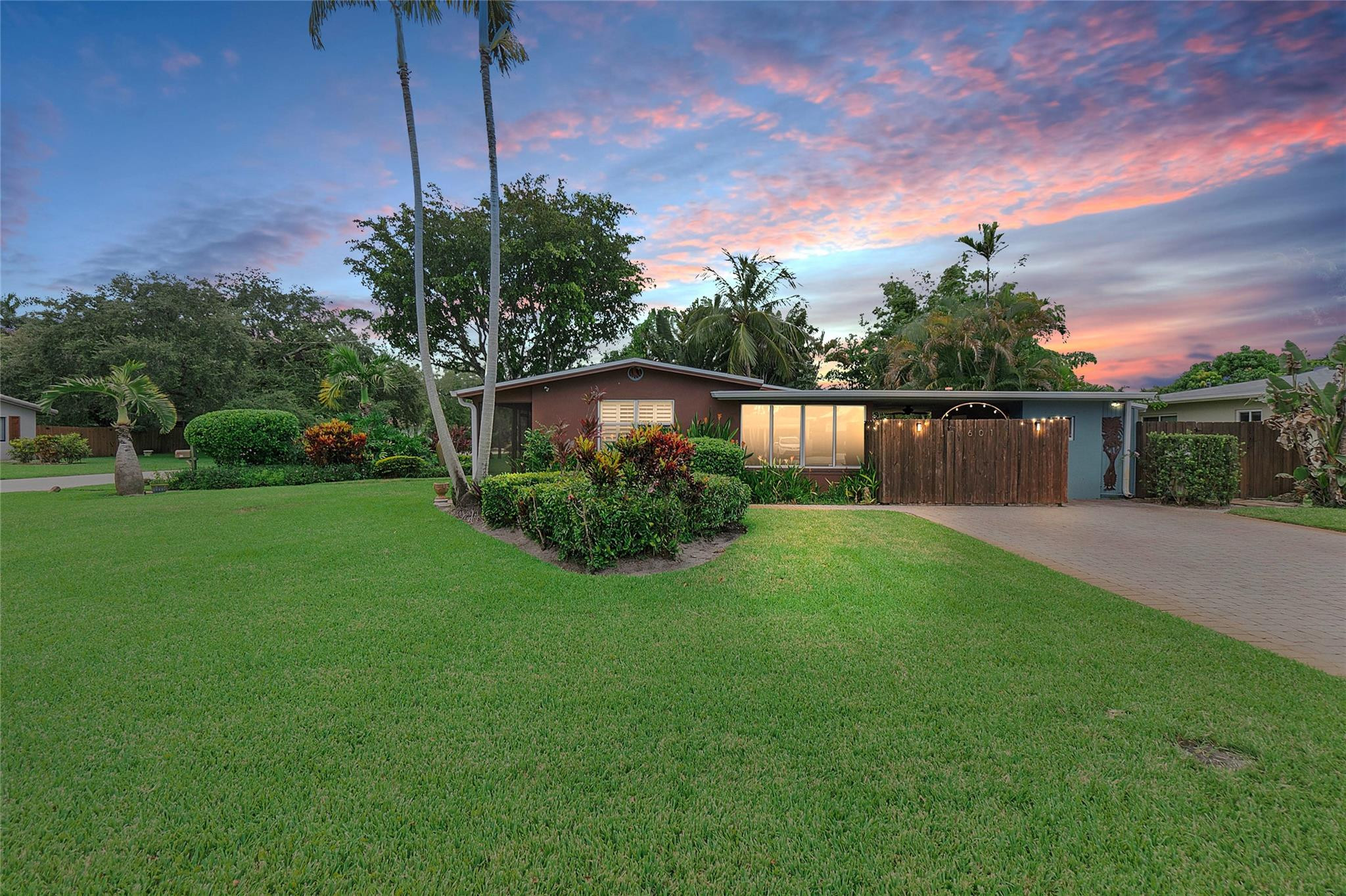 601 NW 22ND Court