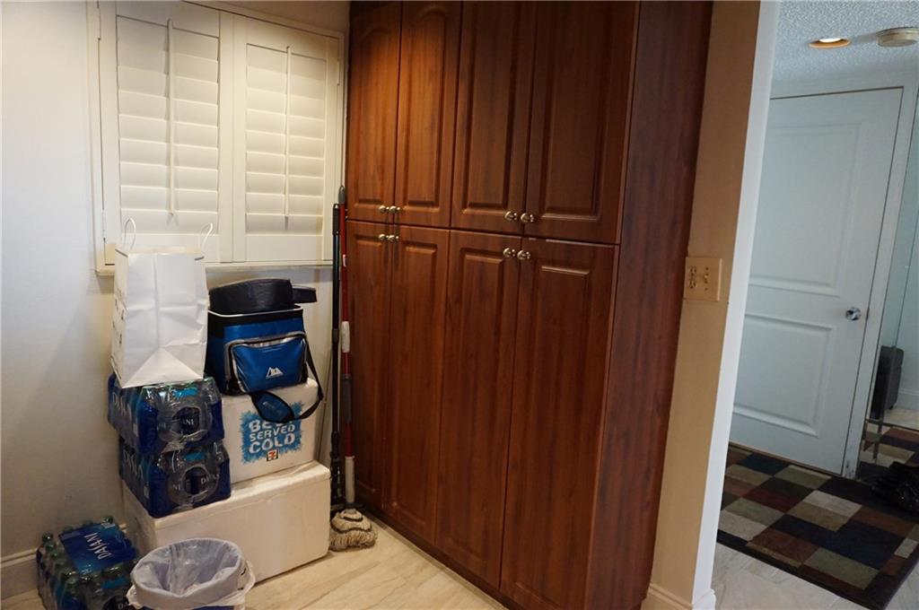 SOMERSET AT LAUDERDALE - Residential