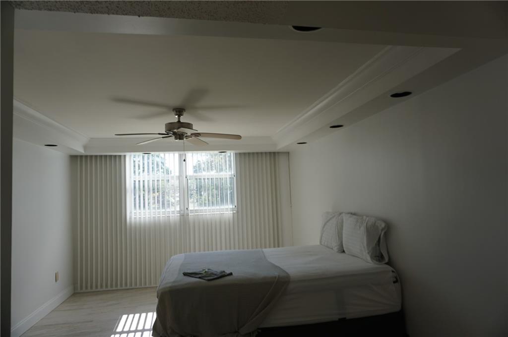 SOMERSET AT LAUDERDALE - Residential