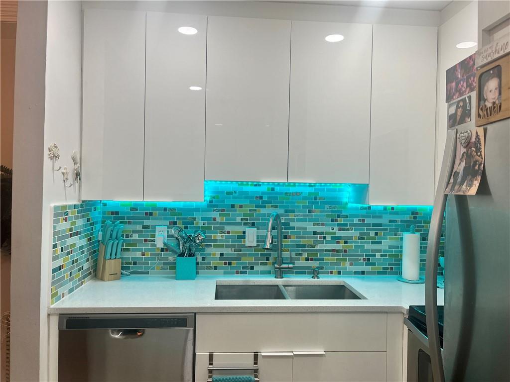 CYPRESS CLUB CONDO - Residential