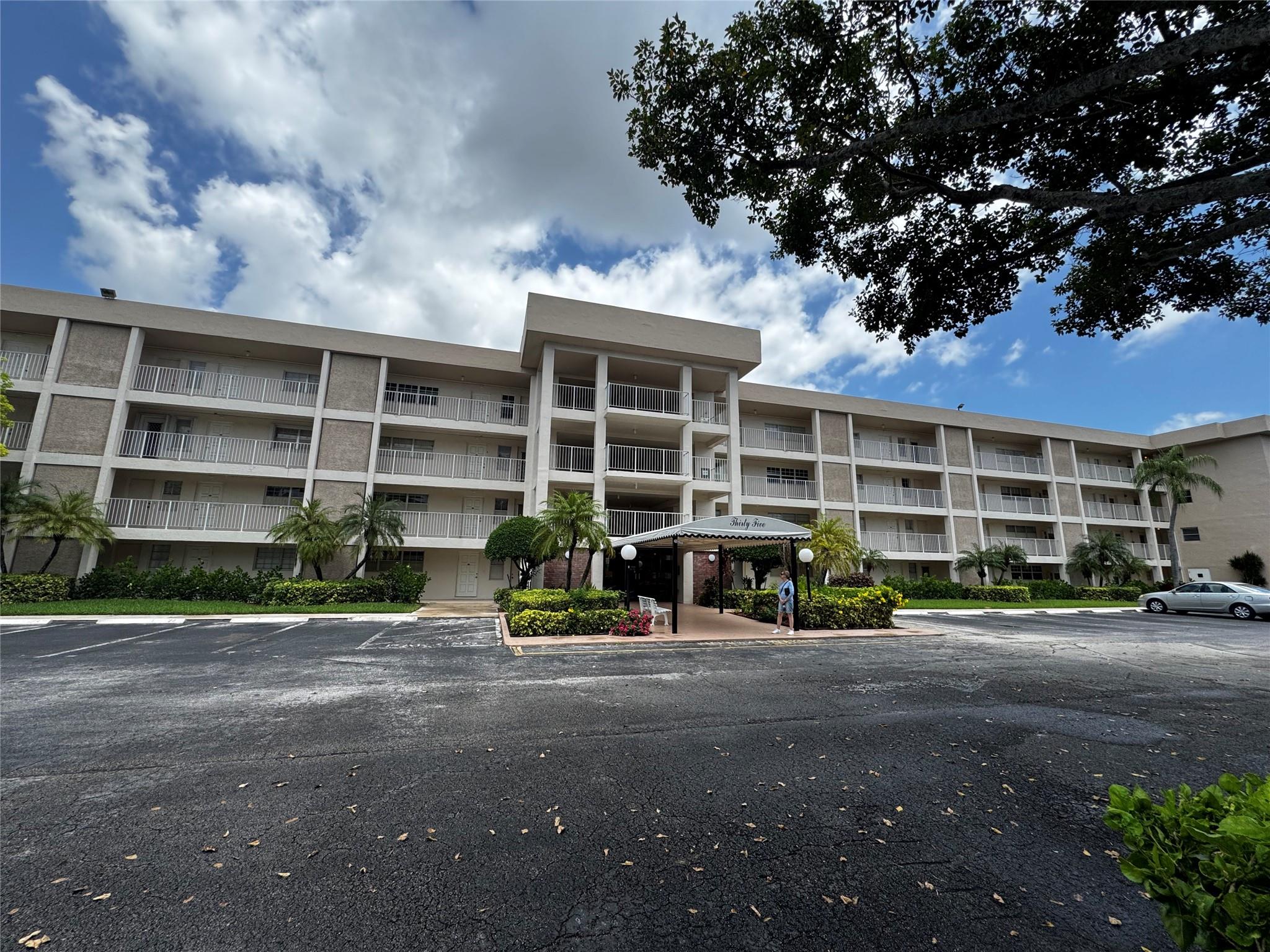 Step into elegance with this completely renovated condo located in the prestigious Palm Aire Country Club.
Known for its serene landscapes, this community features lush golf courses, pools and pristine walking trails.
Nestled near the vibrant Pompano Beach Casino, this condo combines tranquility with the convenience of nearby
dining, entertainment, and shopping. With a modern interior, spacious design, and breathtaking golf course
views, this property is perfect for those seeking style and comfort in a prime location. Don't miss this
opportunity to call Palm Aire your home.