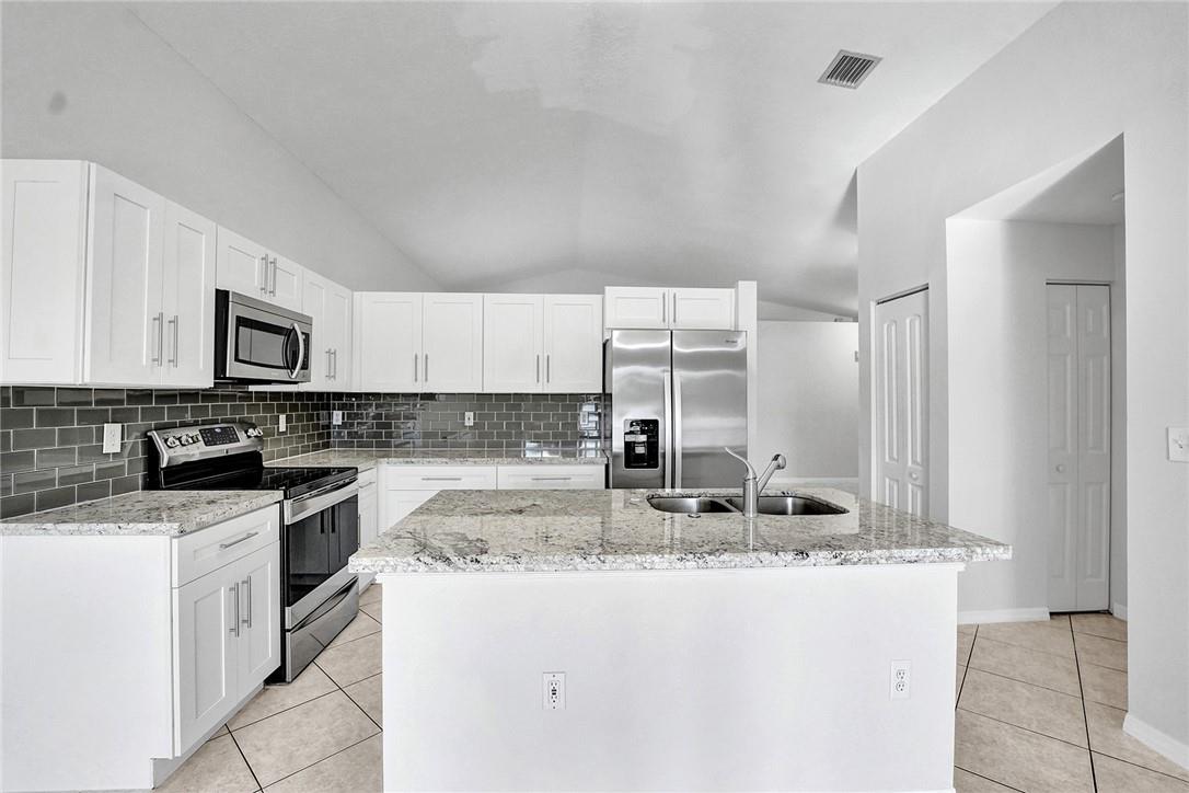 Wyndham Circle 157-9 B - Residential Lease