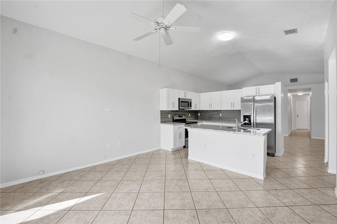 Wyndham Circle 157-9 B - Residential Lease