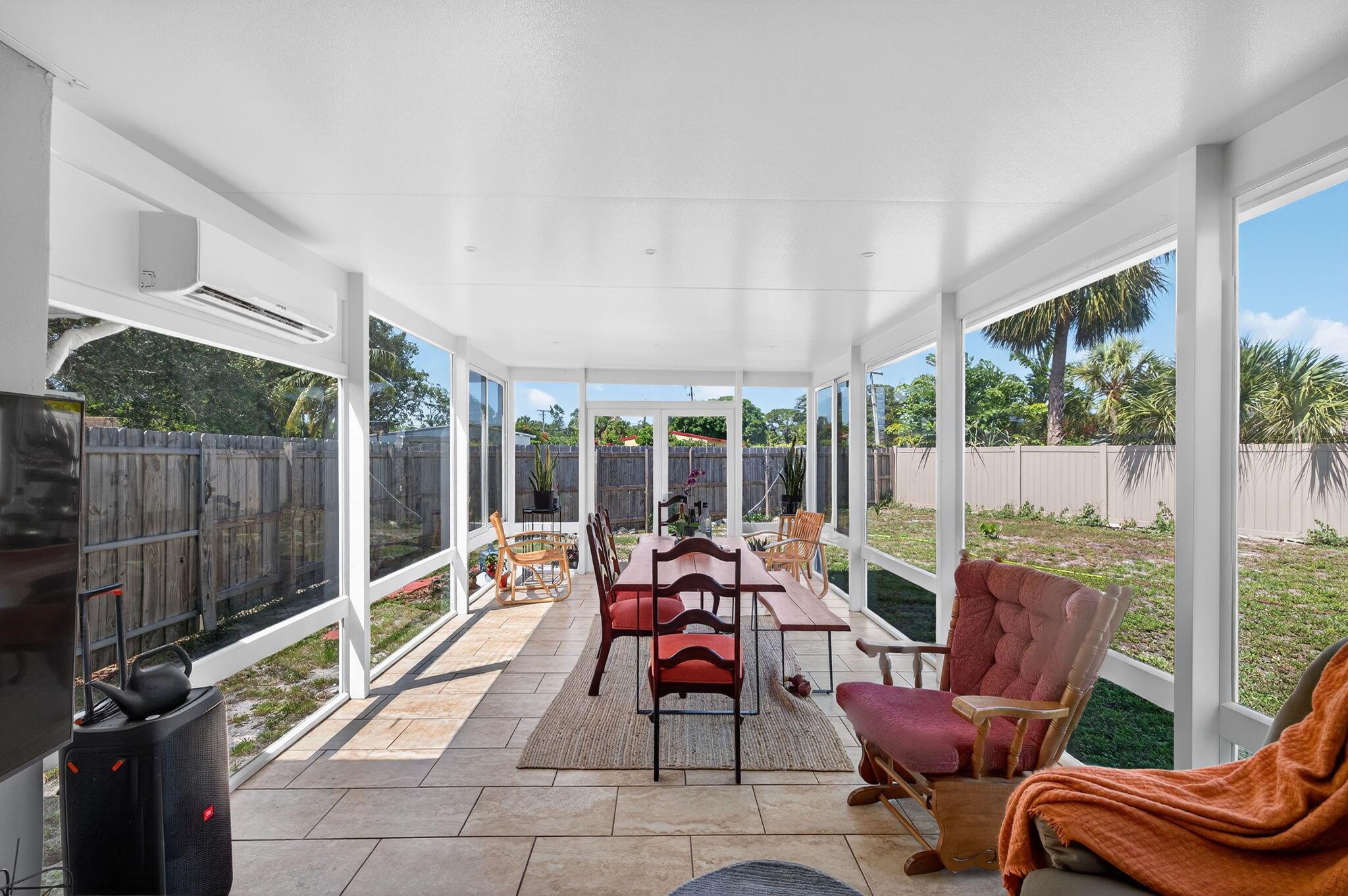 300 SW 25th Avenue