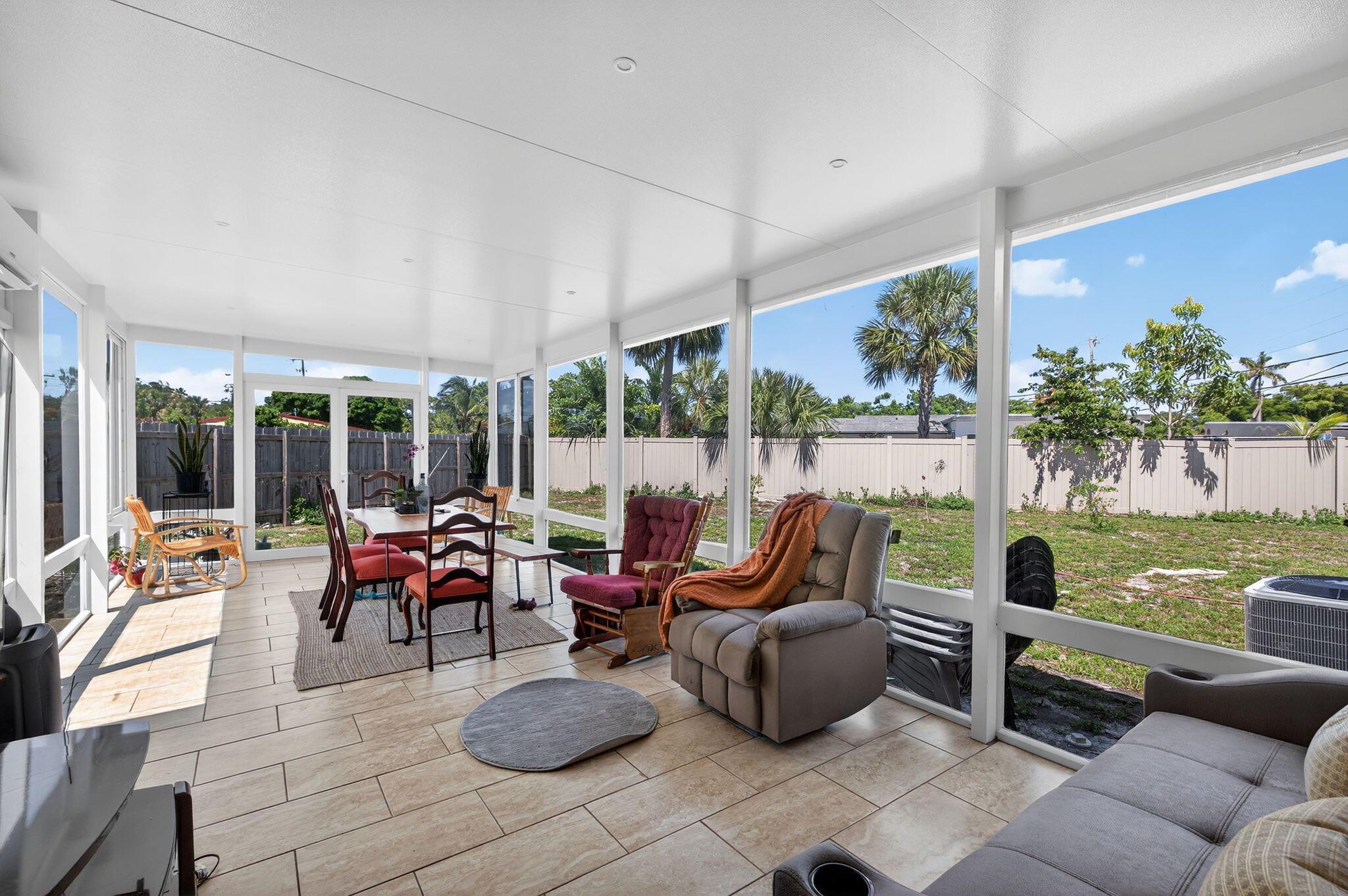 300 SW 25th Avenue