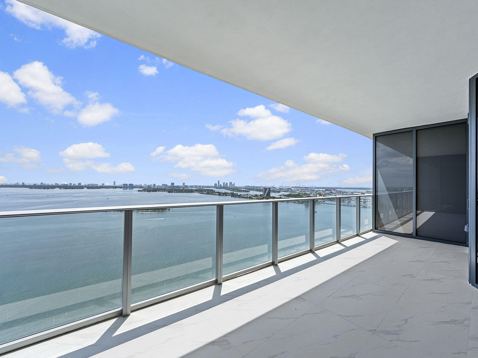 Live your Luxury in Sunny South Florida in the Brand New Aria Reserve with your Personal Oasis in the Sky. Be the First to Live & Luxuriate in this New Exclusive Home. An Amazing Opportunity Awaits with a Lovely Presentation of Modernistic Eloquence Featuring 2 Bedrooms / 3 Full Baths accompanied with a Generously Sized Den. Upon Arrival through your Private Foyer you'll notice an Elegant yet Natural Ambiance with Views of Biscayne Bay stretching to Miami Beach. Boasting Numerous Upgrades & High End Finishes. Enjoy the Comfort of Fully Built Custom Closets, Upgraded Mirrors, & Electric Shades. Take a Moment to Bask Outdoors and Embrace the Magnificent Views from your Private Balcony.