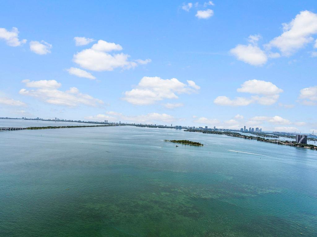 BAY BREEZE - Residential