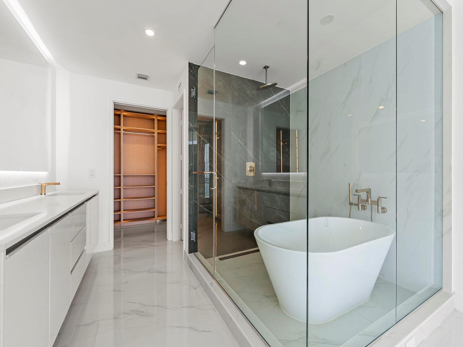 BAY BREEZE - Residential