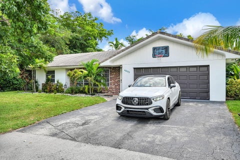 Tiny photo for 4203 NW 75TH Avenue, Coral Springs, FL 33065 (MLS # B26071573)