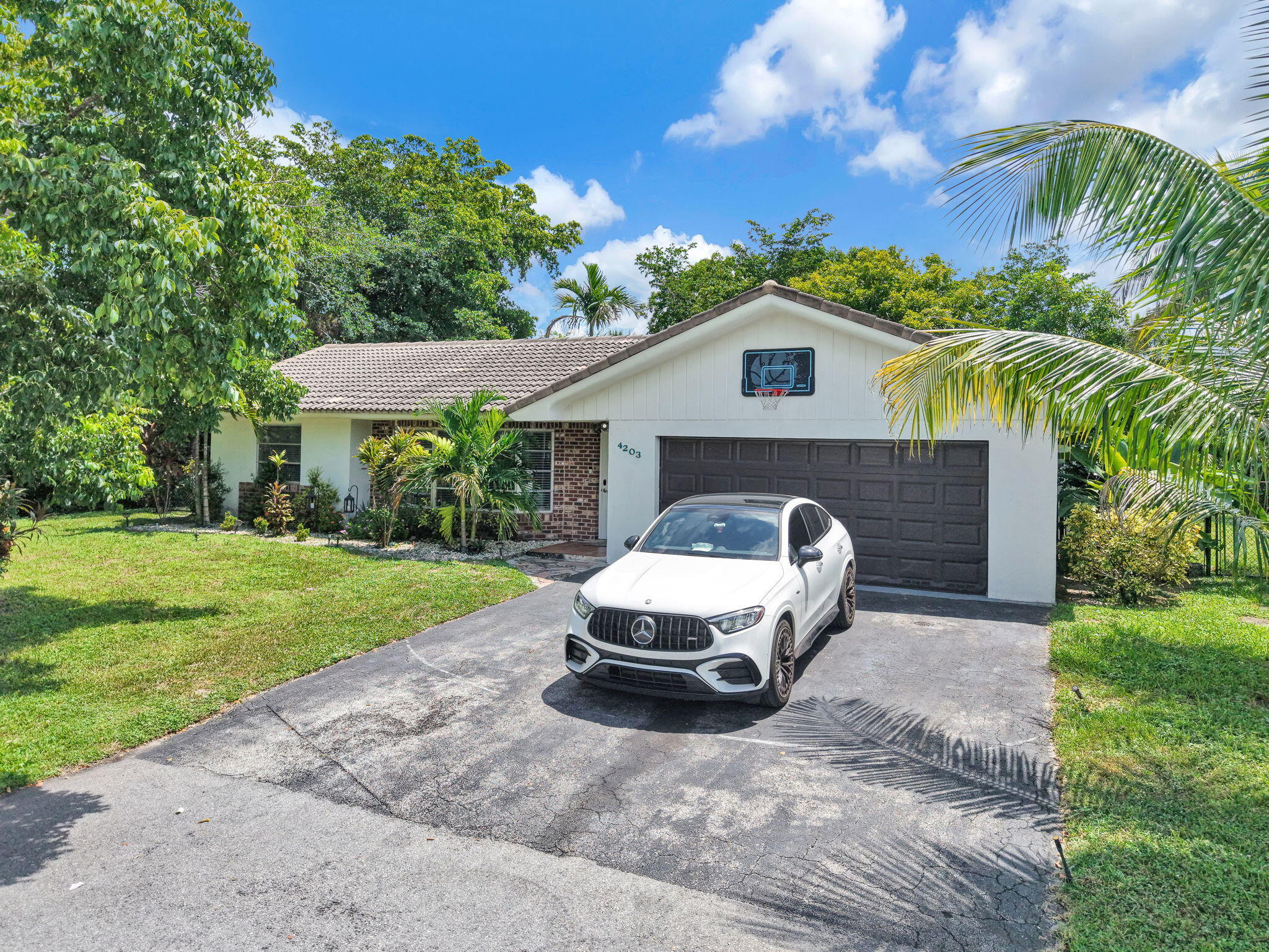 4203 NW 75TH Avenue