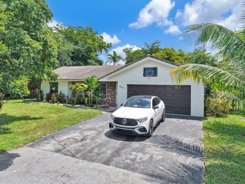 Tiny photo for 4203 NW 75TH Avenue, Coral Springs, FL 33065 (MLS # B26071573)