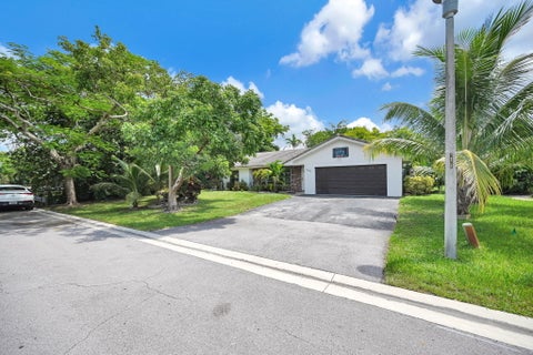 Tiny photo for 4203 NW 75TH Avenue, Coral Springs, FL 33065 (MLS # B26071573)