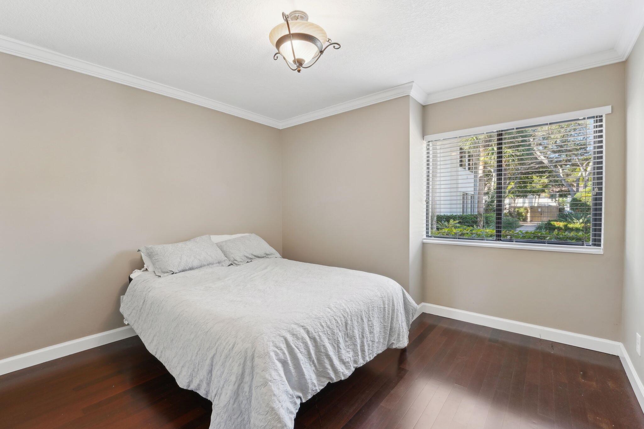 PELICAN POINTE CONDO - Residential Lease