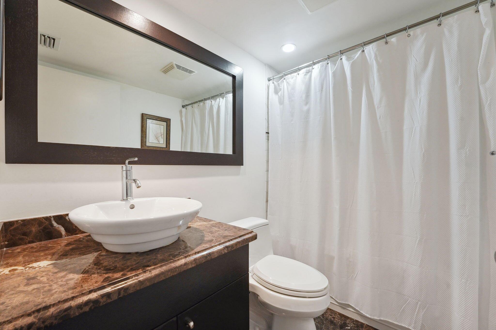 PELICAN POINTE CONDO - Residential Lease