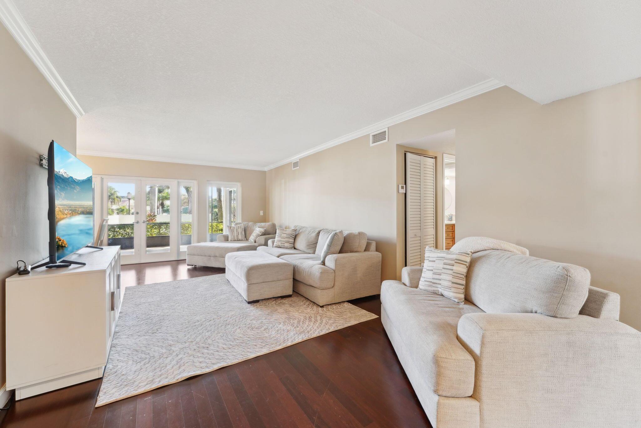 PELICAN POINTE CONDO - Residential Lease