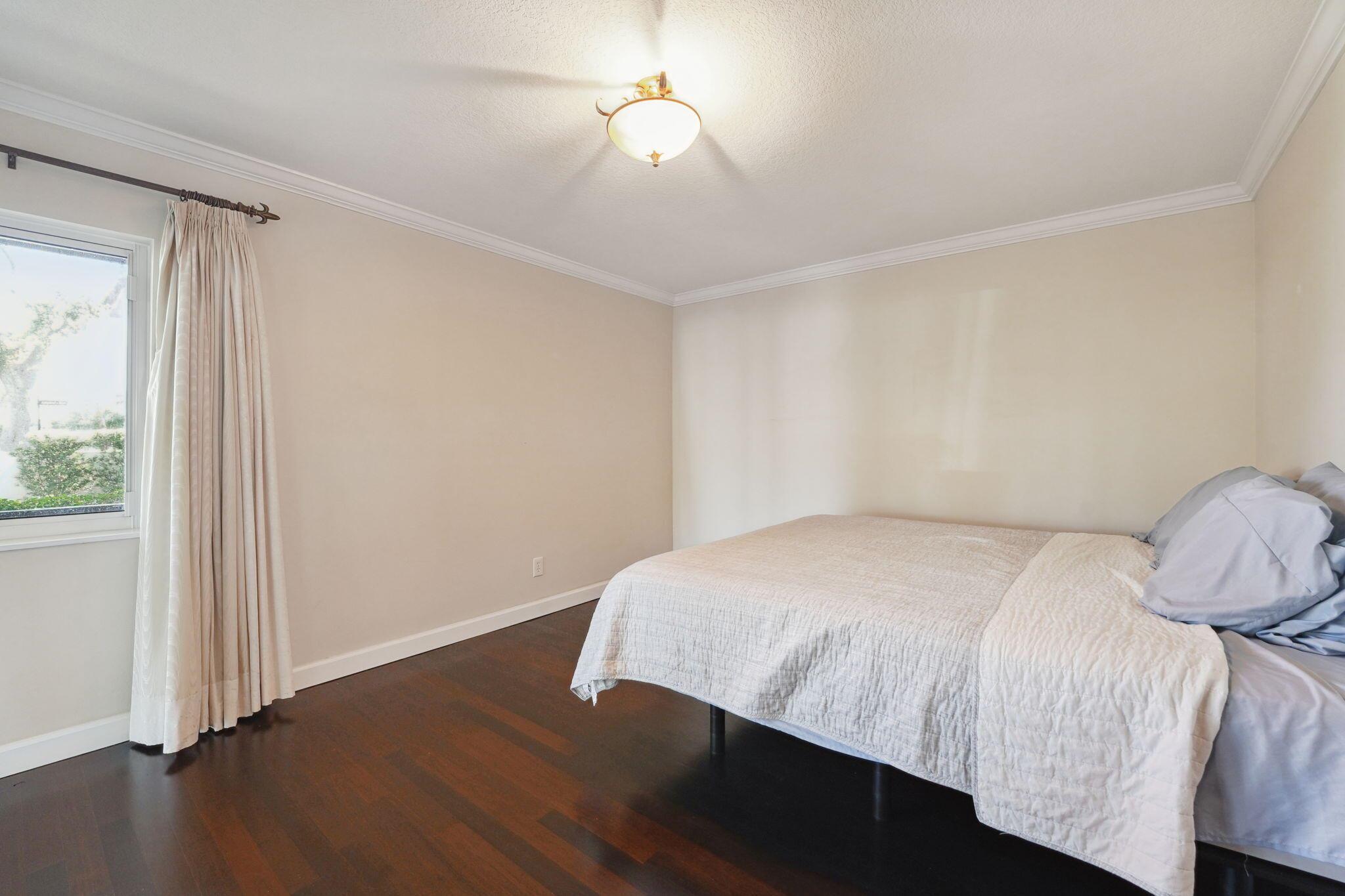 PELICAN POINTE CONDO - Residential Lease