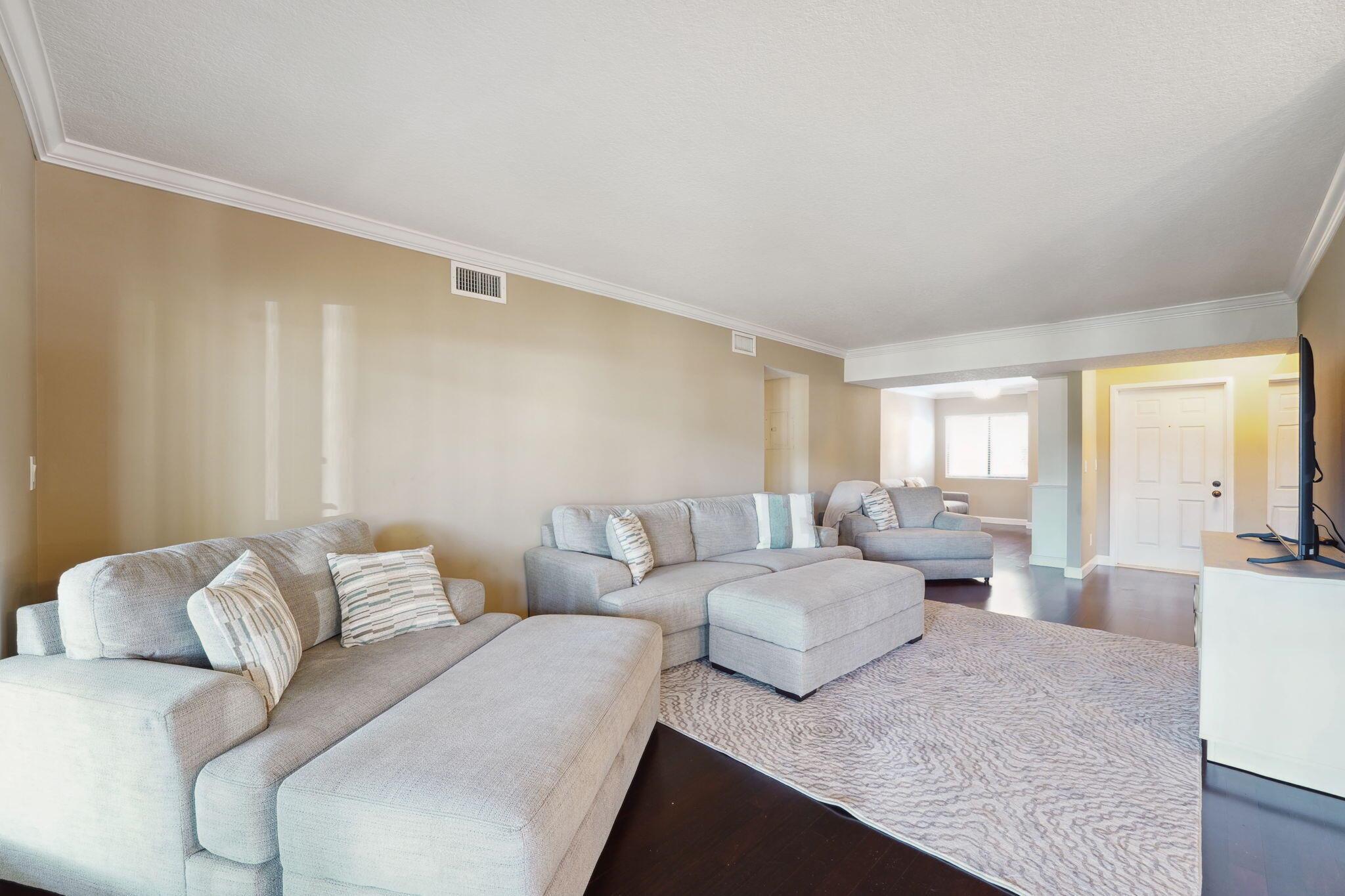 PELICAN POINTE CONDO - Residential Lease