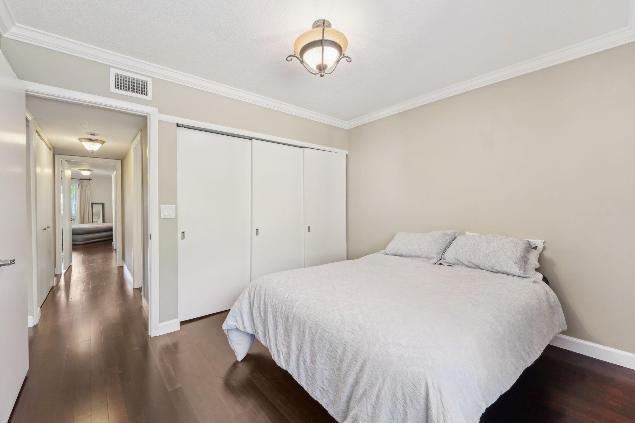 PELICAN POINTE CONDO - Residential Lease