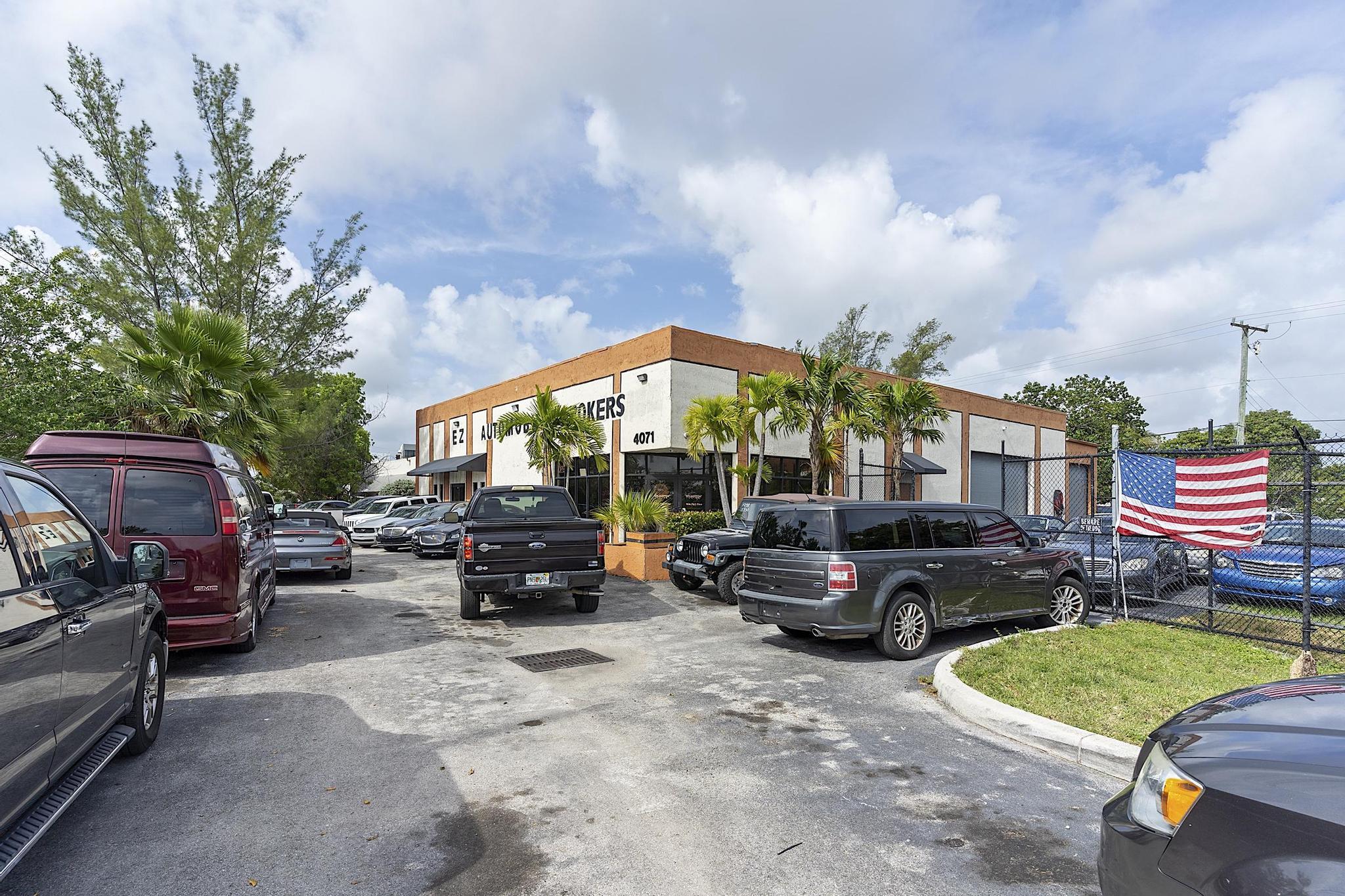 Photo 1 of 22 — 4071 N Dixie Highway, Deerfield Beach, FL 33064