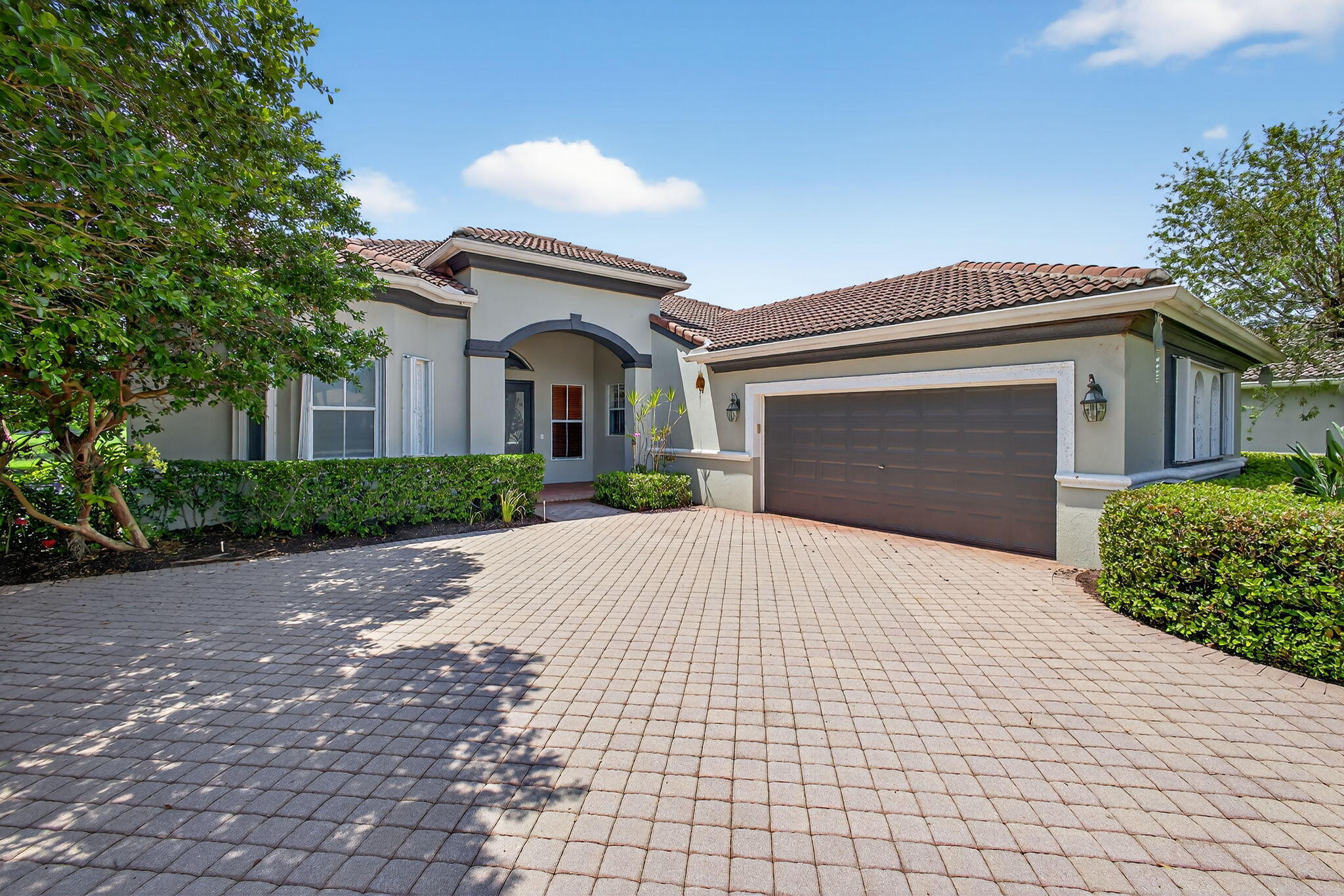 7411 Ironhorse Boulevard