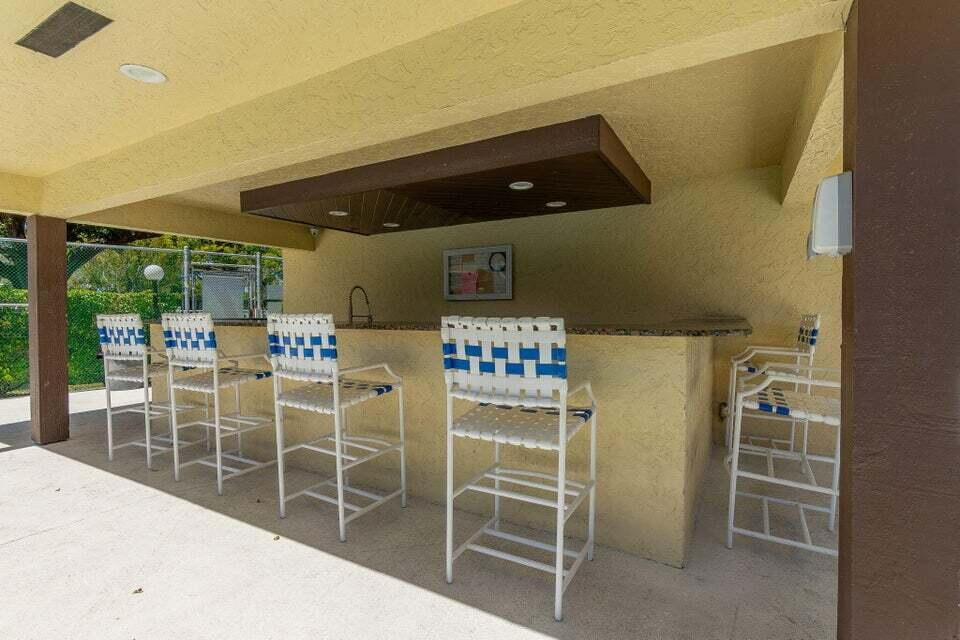 CHARTER CLUB OF PALM BEACH - Residential