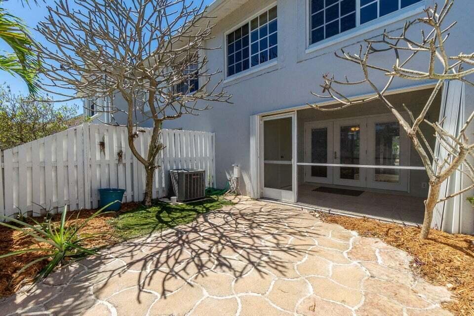 CHARTER CLUB OF PALM BEACH - Residential