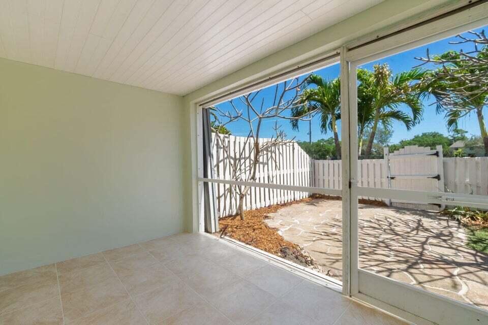 CHARTER CLUB OF PALM BEACH - Residential