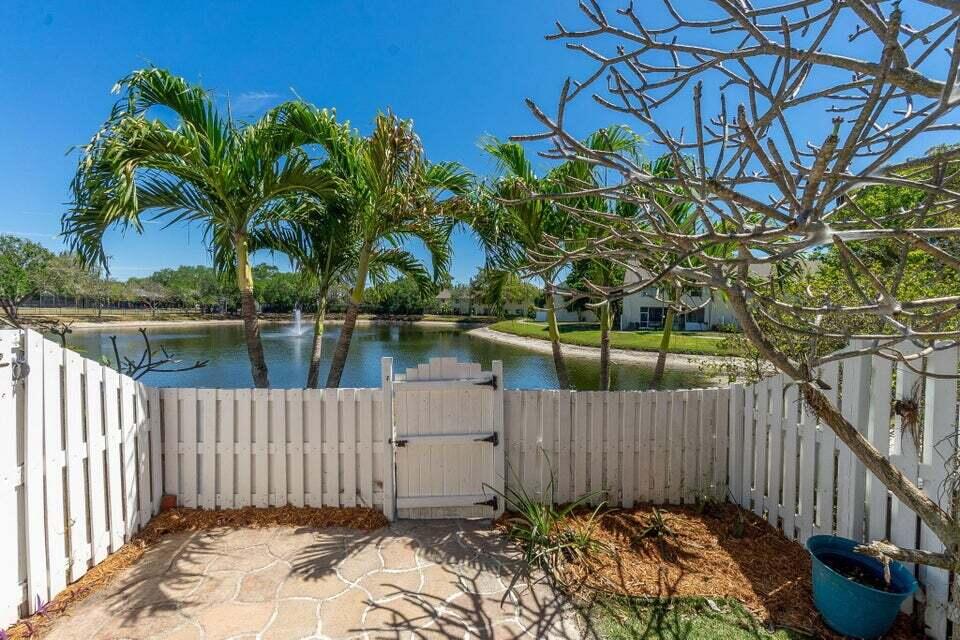 CHARTER CLUB OF PALM BEACH - Residential