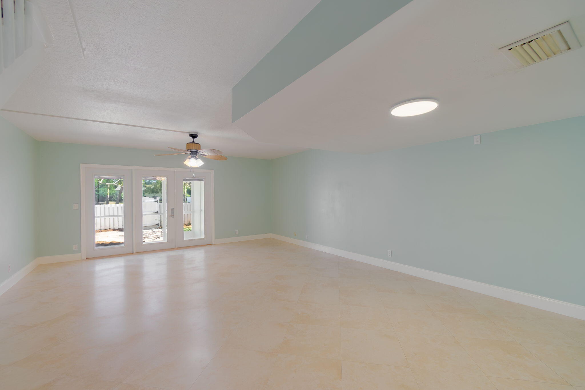 CHARTER CLUB OF PALM BEACH - Residential