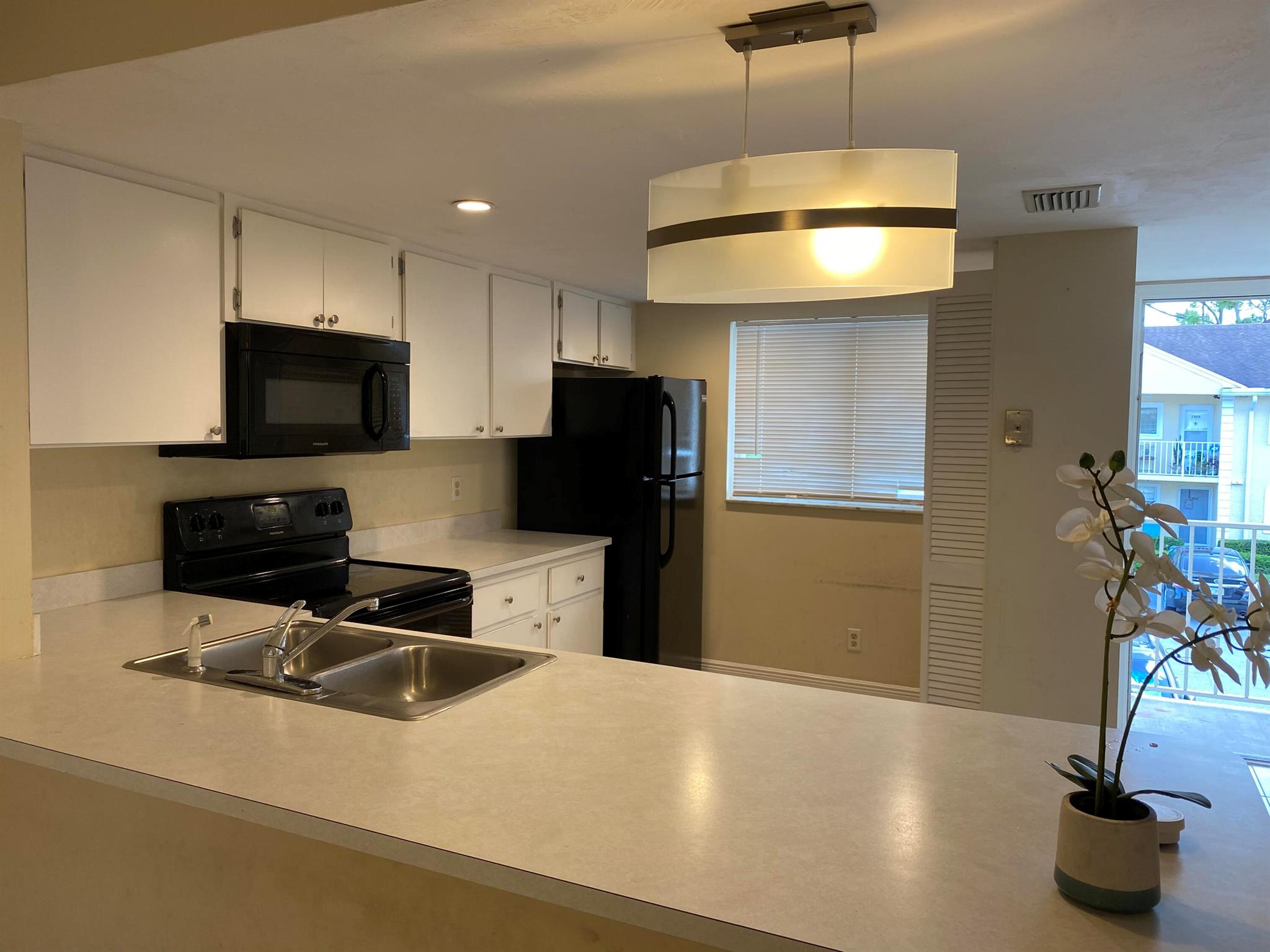 PALM BEACH TRACE CONDO - Residential Lease