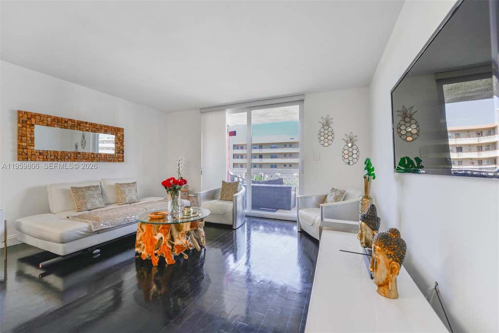 Photo of 400 NE 12th Avenue #505, Hallandale Beach, FL 33009 (MLS # A11959806)