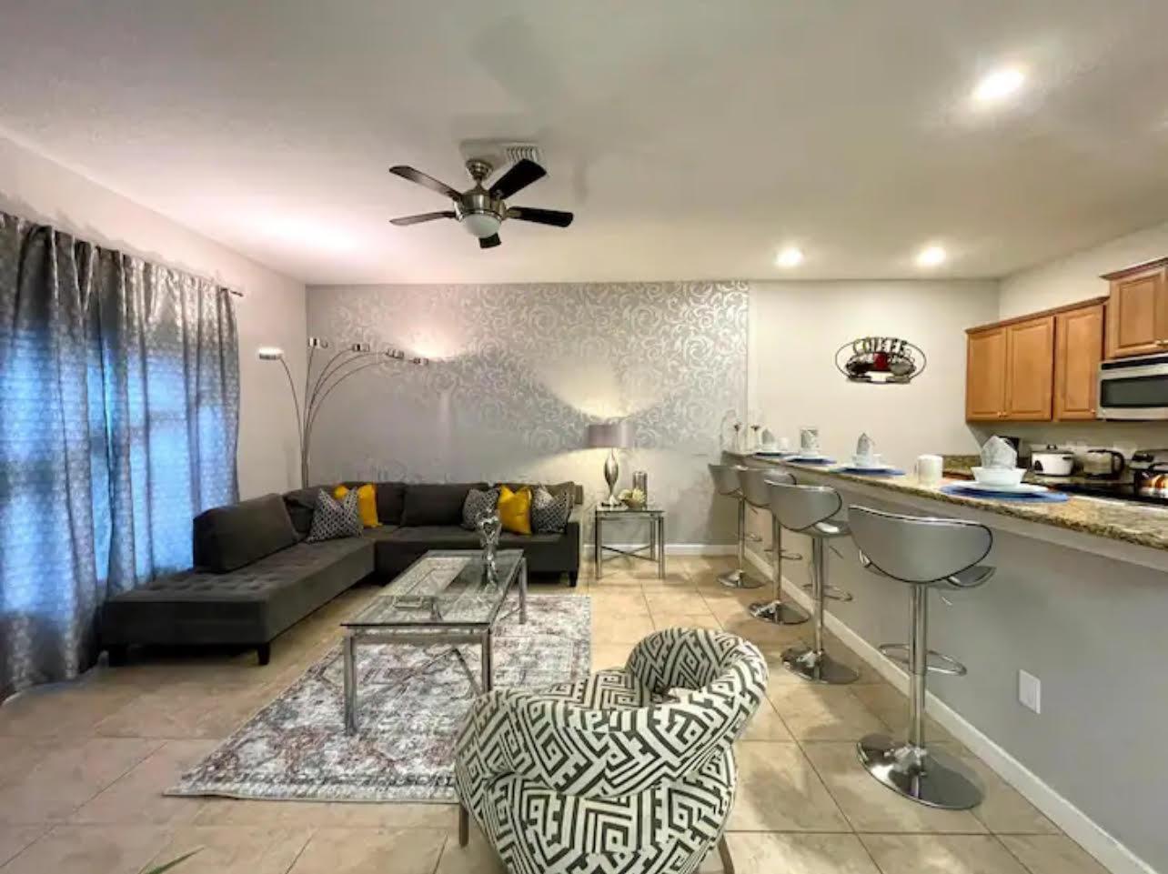 2911 Banana Palm Drive