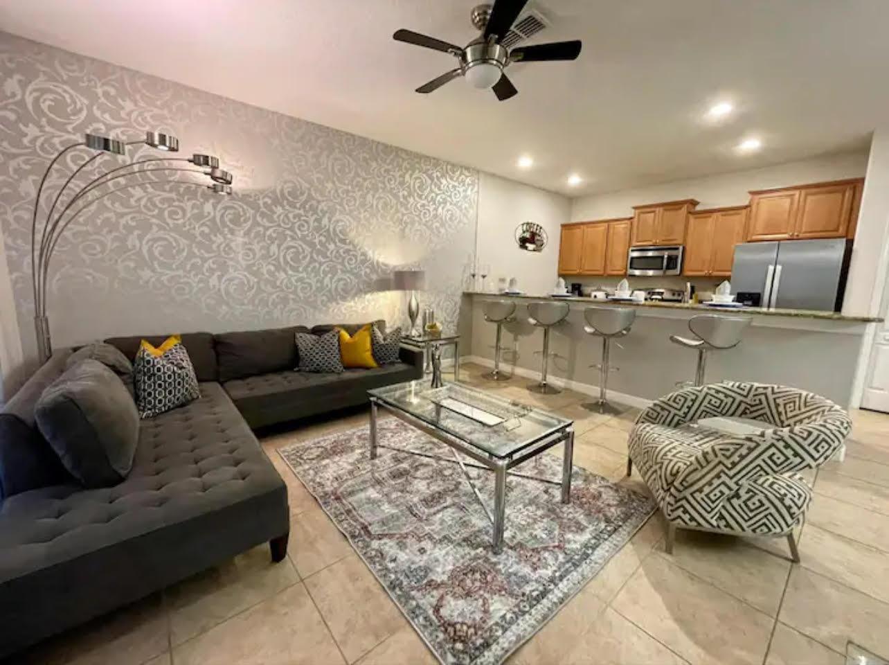 2911 Banana Palm Drive