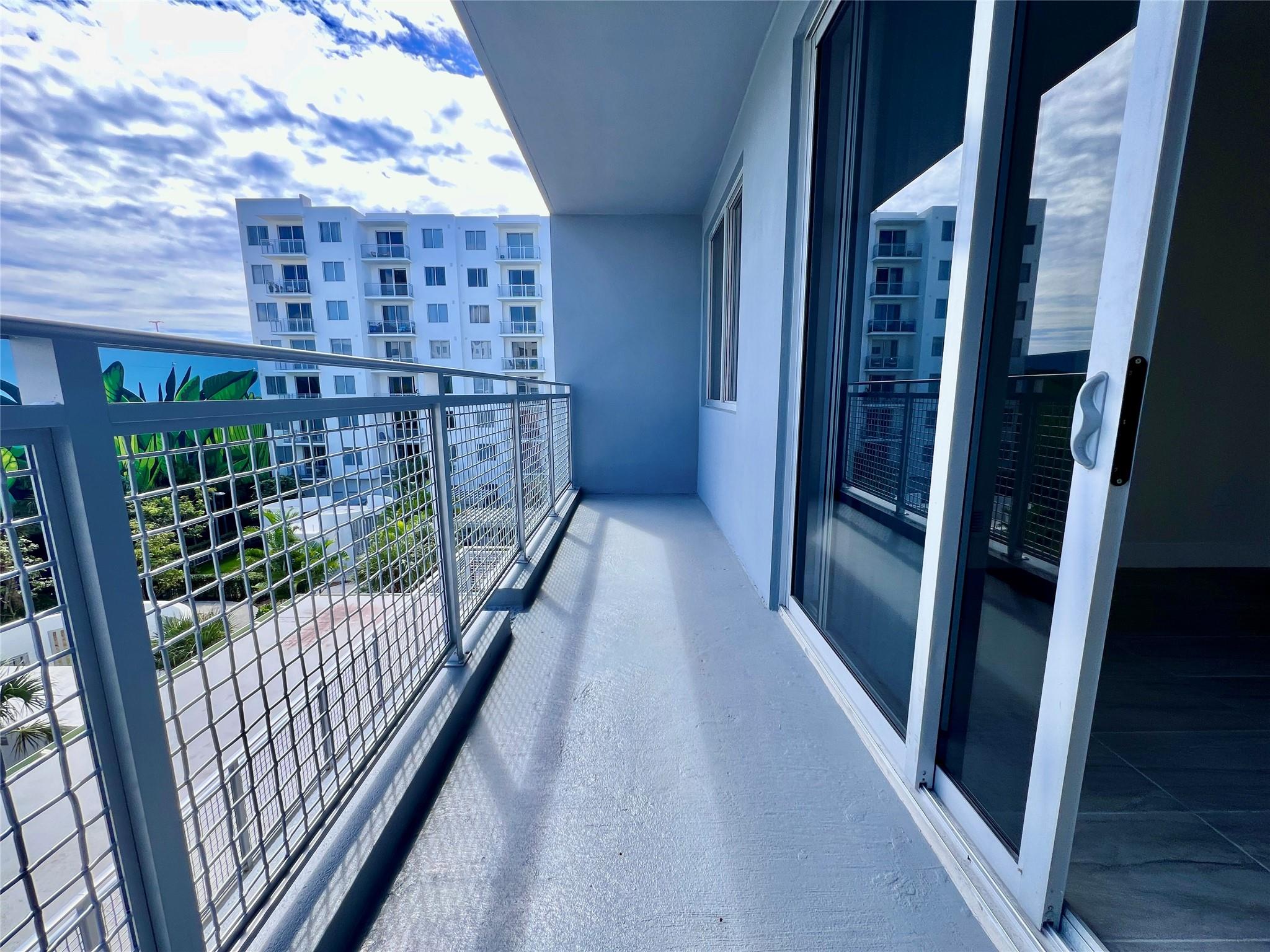 DANIA POINTE - Residential Lease