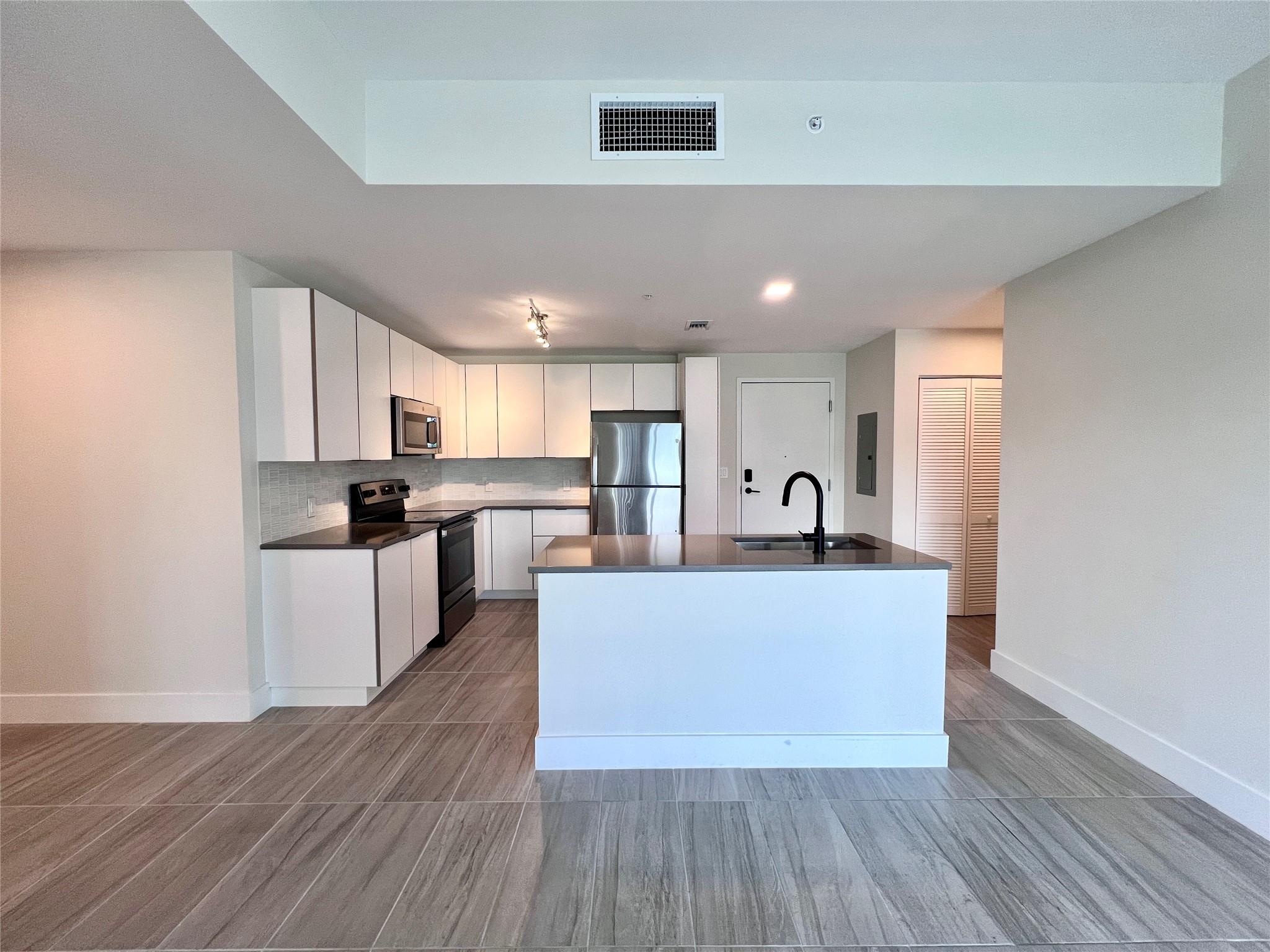 DANIA POINTE - Residential Lease